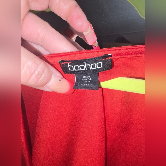 🍁🍂NWOT Boohoo Plus Satin Batwing Skater Dress  Size 18 - Picture 5 of 8